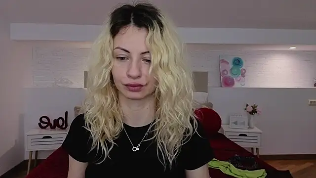 Snapshot of Fallen-angel1- chatting on 06/05/26, 01:06 Fallen-angel1- online show from 06/05/26, 01:06