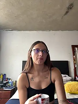 Snapshot of aria_rousse3 chatting on 06/02/26, 02:08 aria rousse3 online show from 06/02/26, 02:08