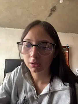 Snapshot of aria_rousse3 chatting on 06/09/26, 02:06 aria rousse3 online show from 06/09/26, 02:06