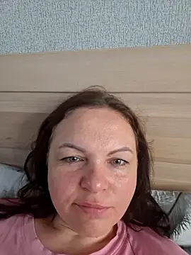 Snapshot of Meri_a chatting on 06/07/26, 04:27 Meri a online show from 06/07/26, 04:27