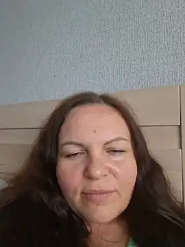 Snapshot of Meri_a chatting on 06/13/26, 02:26 Meri a online show from 06/13/26, 02:26