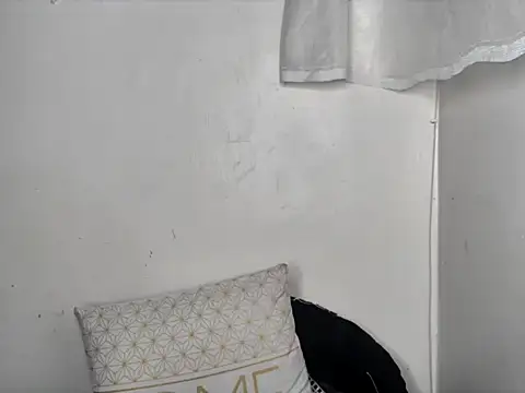 sexyleah25 online show from 06/22/26, 04:53
