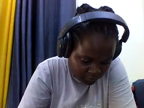 Snapshot of ladar chatting on 06/13/26, 05:44 ladar online show from 06/13/26, 05:44