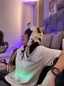 Mika love milo online show from 06/07/26, 04:27