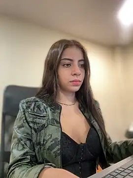Snapshot of Hanna_Cruz_ chatting on 06/04/26, 02:01 Hanna Cruz online show from 06/04/26, 02:01