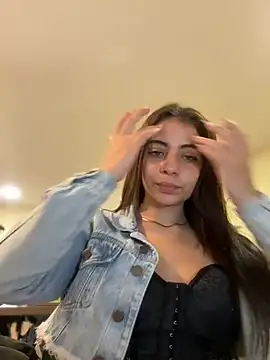 Hanna Cruz  online show from 07/07/26, 04:33
