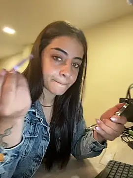 Hanna Cruz  online show from 07/21/26, 03:58