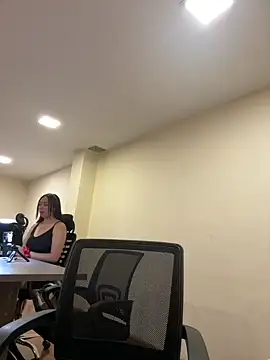 Hanna Cruz  online show from 07/25/26, 03:53