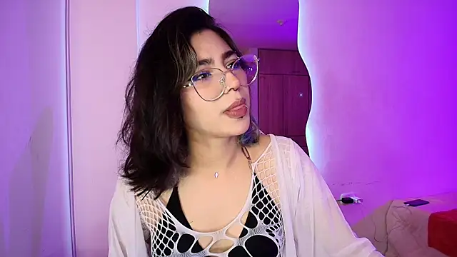 Snapshot of Alejaa_storm chatting on 06/10/26, 01:10 Alejaa storm online show from 06/10/26, 01:10