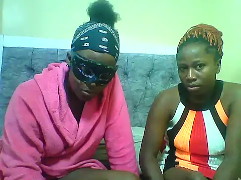 Snapshot of Horny_ebonies chatting on 06/05/26, 05:47 Horny ebonies online show from 06/05/26, 05:47