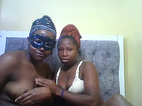 Snapshot of Horny_ebonies chatting on 06/07/26, 06:39 Horny ebonies online show from 06/07/26, 06:39