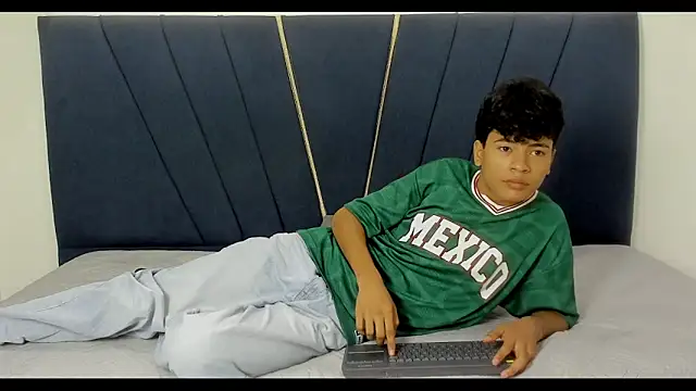 Snapshot of jacob_cum23 chatting on 06/09/26, 02:17 jacob cum23 online show from 06/09/26, 02:17