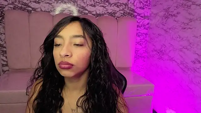 Adarasuri v online show from 06/08/26, 03:18