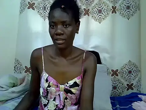 Snapshot of PetiteMelaninn chatting on 06/03/26, 12:52 PetiteMelaninn online show from 06/03/26, 12:52