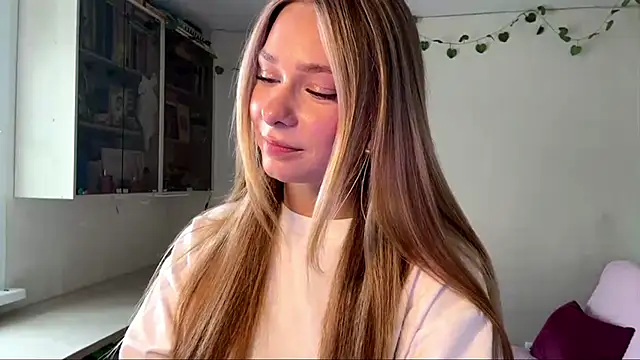 Snapshot of JulietFekete chatting on 05/28/26, 12:24 JulietFekete online show from 05/28/26, 12:24