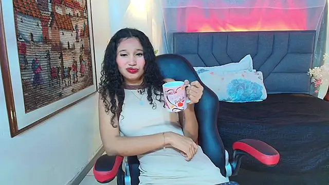 Aurora Gatty online show from 07/17/26, 07:30