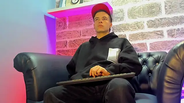 kevinn bluee online show from 05/28/26, 09:23