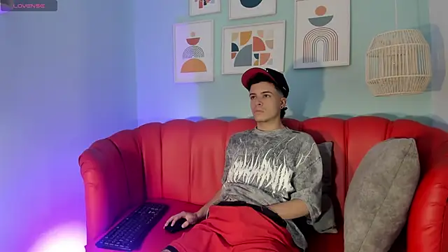 kevinn bluee online show from 06/06/26, 03:44