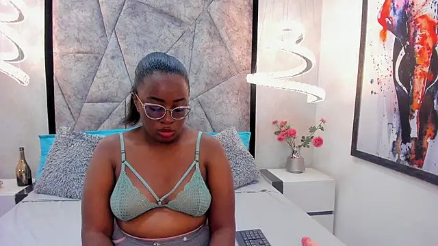 Snapshot of ZoeBrowns chatting on 05/30/26, 12:24 ZoeBrowns online show from 05/30/26, 12:24