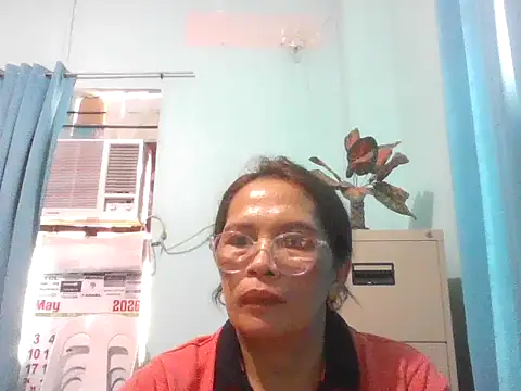 Snapshot of momshe2026 chatting on 05/26/26, 07:59 momshe2026 online show from 05/26/26, 07:59
