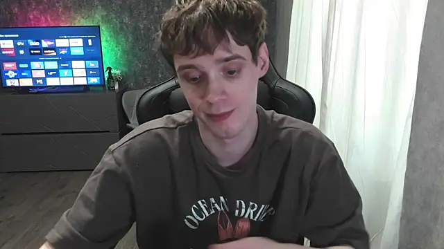 Snapshot of Gaarty chatting on 07/16/26, 03:12 Gaarty online show from 07/16/26, 03:12