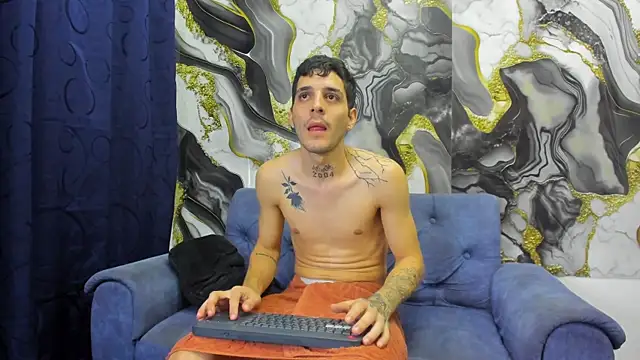 Snapshot of boy_max_latin chatting on 06/05/26, 07:58 boy max latin online show from 06/05/26, 07:58
