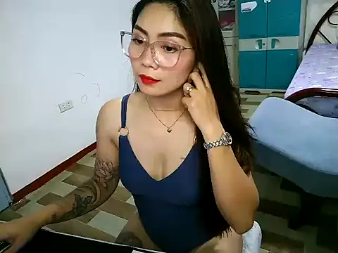 Snapshot of Sexynica chatting on 05/27/26, 01:19 Sexynica online show from 05/27/26, 01:19
