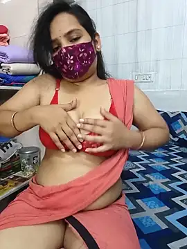Snapshot of shalini_gupta05 chatting on 06/10/26, 03:22 shalini gupta05 online show from 06/10/26, 03:22