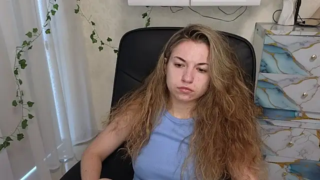 Snapshot of Ulyanixx chatting on 06/16/26, 03:53 Ulyanixx online show from 06/16/26, 03:53