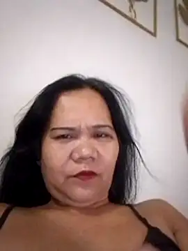 Snapshot of missLiLy07 chatting on 05/25/26, 01:28 missLiLy07 online show from 05/25/26, 01:28