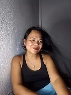 Snapshot of missLiLy07 chatting on 05/31/26, 02:35 missLiLy07 online show from 05/31/26, 02:35