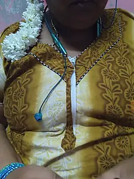 Snapshot of geetha431 chatting on 06/09/26, 06:30 geetha431 online show from 06/09/26, 06:30