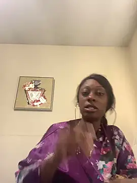 Snapshot of Prettylondond chatting on 06/07/26, 04:22 Prettylondond online show from 06/07/26, 04:22