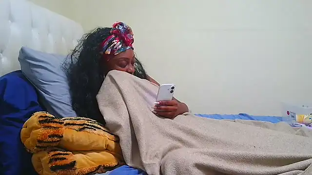 Prettylondond online show from 07/16/26, 02:28