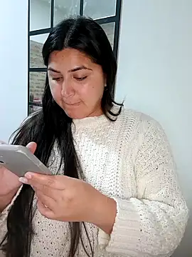 Snapshot of morena95_ chatting on 06/05/26, 03:35 morena95 online show from 06/05/26, 03:35