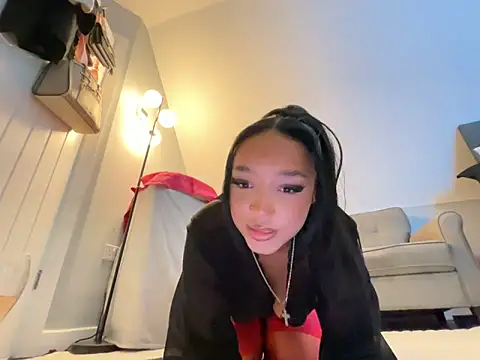 Snapshot of Caramelbbyxx chatting on 06/14/26, 01:36 Caramelbbyxx online show from 06/14/26, 01:36