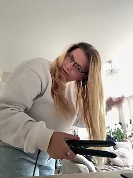 LucieLouBabe online show from 06/15/26, 12:18