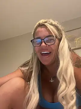 Snapshot of hotmilf66 chatting on 06/02/26, 05:59 hotmilf66 online show from 06/02/26, 05:59