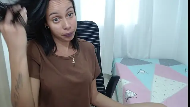 Snapshot of Valeria_Santos_ chatting on 05/28/26, 04:37 Valeria Santos online show from 05/28/26, 04:37