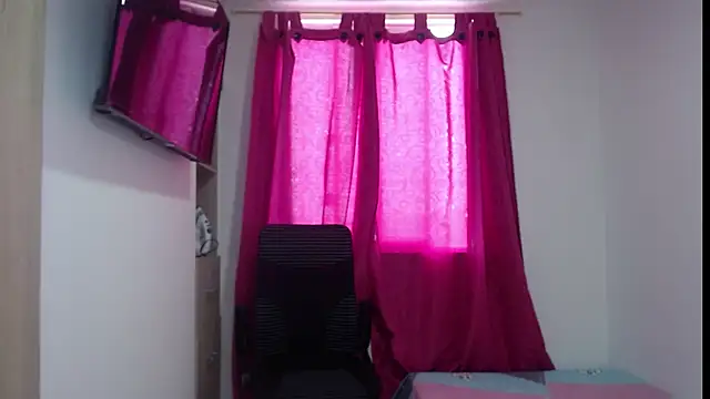 Valeria Santos  online show from 06/29/26, 01:11