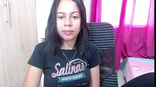 Valeria Santos  online show from 07/02/26, 01:39