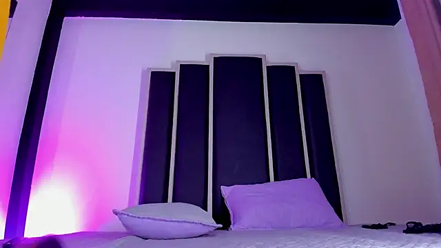 Aura-bakerr online show from 07/28/26, 03:21