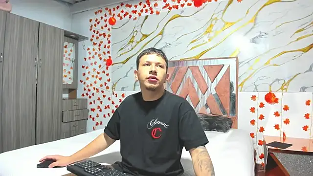 Cassie and nate online show from 05/25/26, 03:12