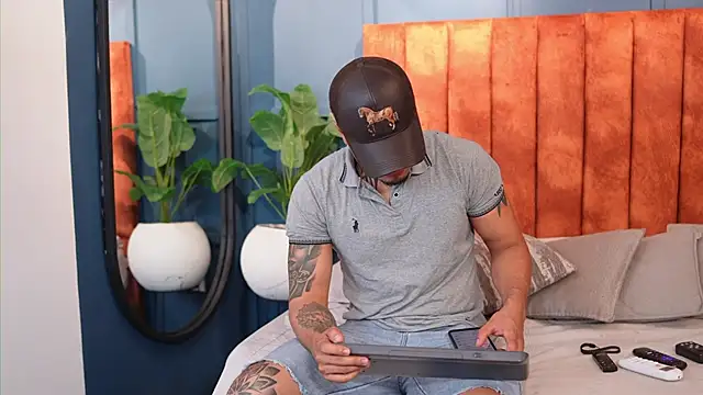 Snapshot of JhonyWestt chatting on 06/06/26, 12:54 JhonyWestt online show from 06/06/26, 12:54