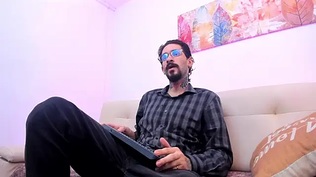 Snapshot of Jonathan_Soto chatting on 06/10/26, 03:29 Jonathan Soto online show from 06/10/26, 03:29
