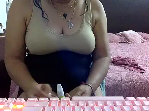 Snapshot of mommy-flabia chatting on 06/11/26, 02:53 mommy-flabia online show from 06/11/26, 02:53