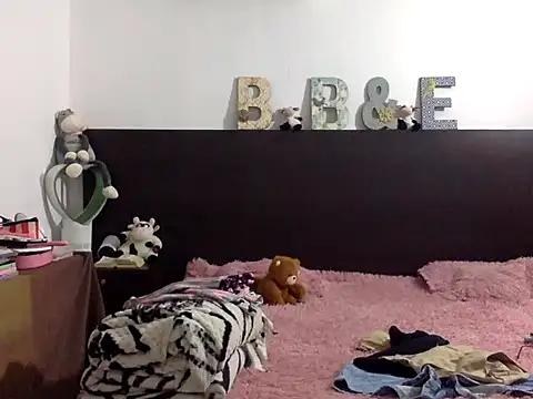 mommy-flabia online show from 06/14/26, 05:04