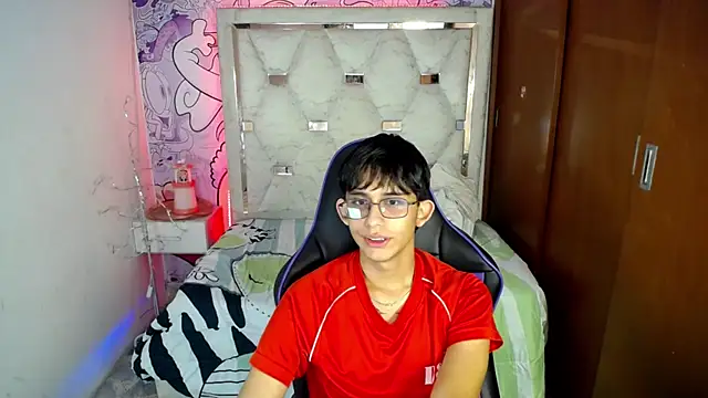 Snapshot of zxvn_n chatting on 06/04/26, 01:17 zxvn n online show from 06/04/26, 01:17