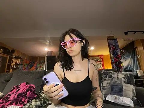 Snapshot of B4BYJINX chatting on 06/03/26, 04:23 B4BYJINX online show from 06/03/26, 04:23