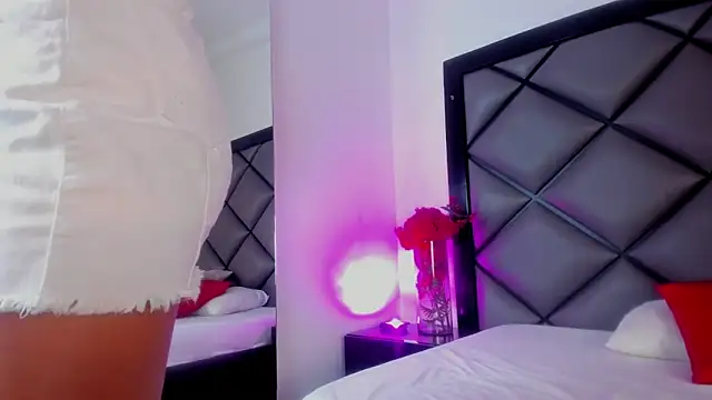 IsabellaVillalobos online show from 06/10/26, 01:54
